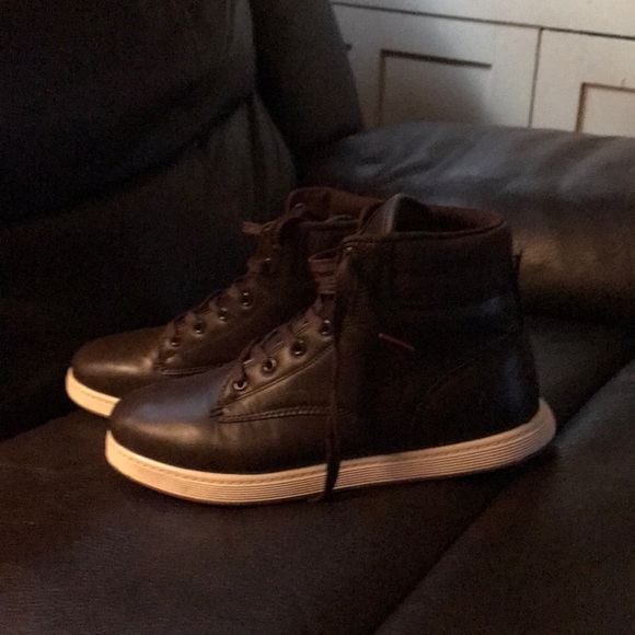 levi's high top sneakers